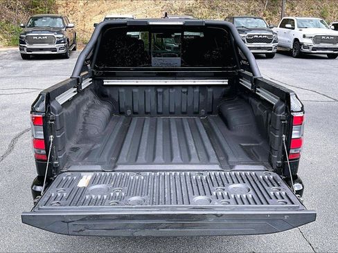 Used 2024 Nissan Frontier SV w/ Hardbody Edition AWD/4WD image 18