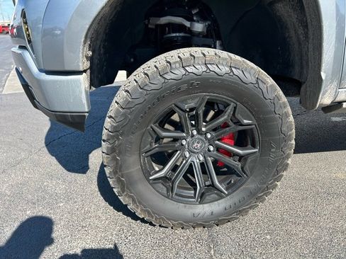 Used 2025 GMC Sierra 1500 AT4 w/ AT4 Premium Package image 21