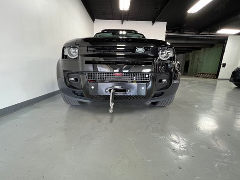 Used 2020 Land Rover Defender 110 HSE image 10