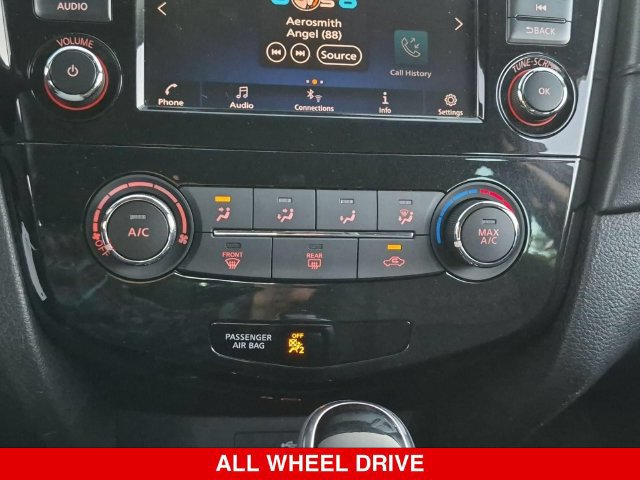 Used 2019 Nissan Rogue S AWD/4WD image 25