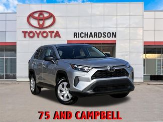 Used 2025 Toyota RAV4 LE video 1