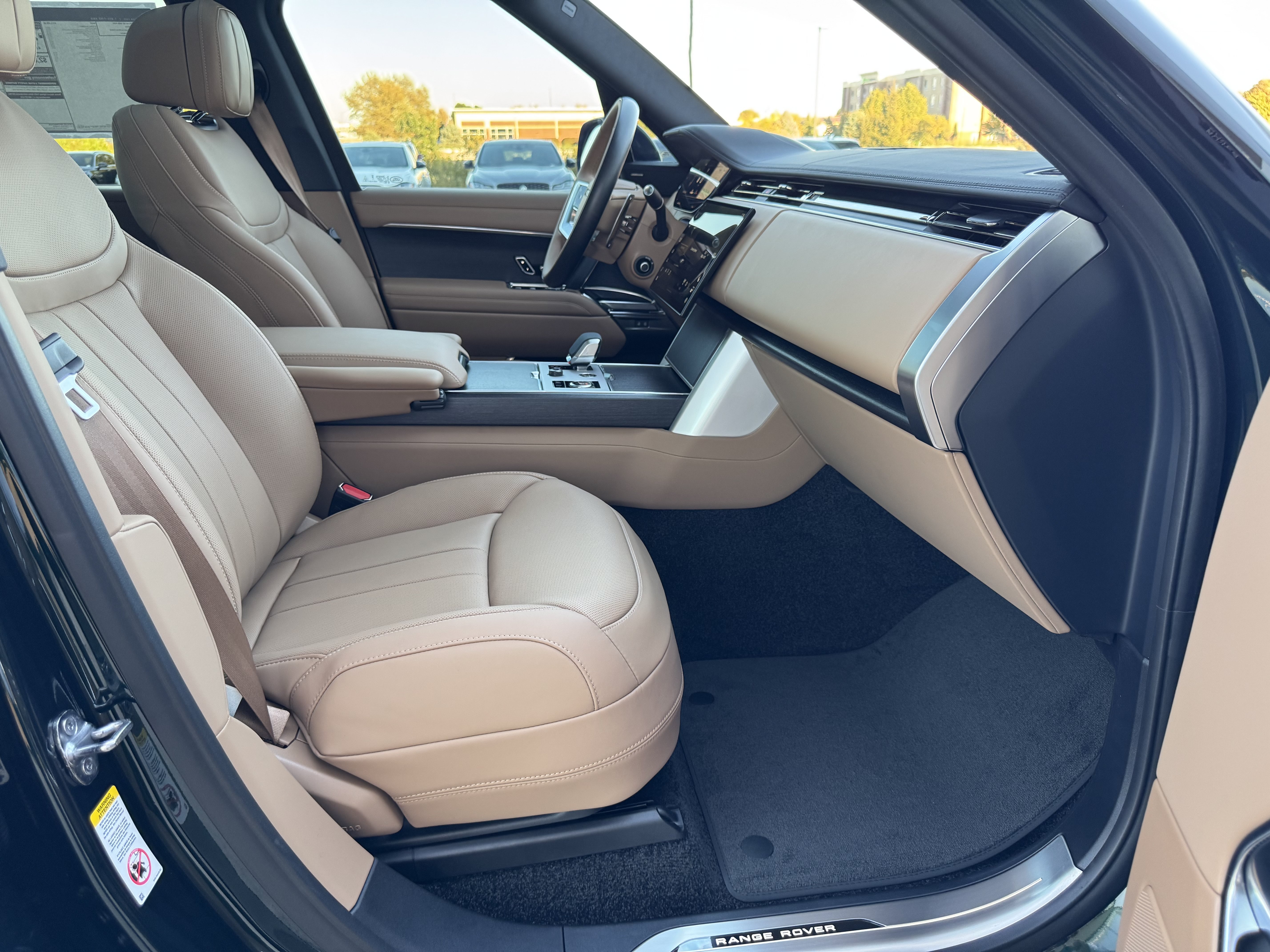 New 2027 Land Rover Range Rover SE AWD/4WD image 3