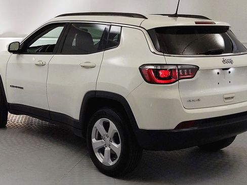 Used 2021 Jeep Compass Latitude w/ Convenience Group AWD/4WD image 4