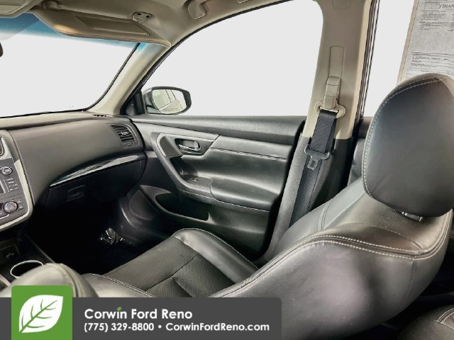Used 2016 Nissan Altima 3.5 SL FWD image 26