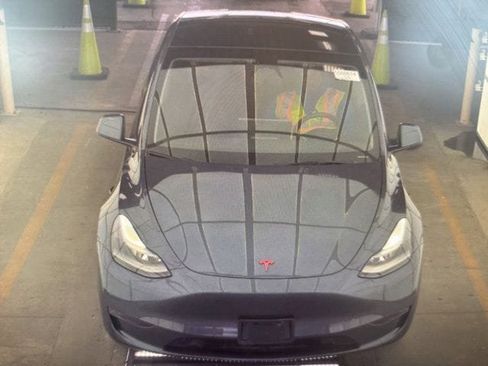 Used 2023 Tesla Model Y Long Range AWD/4WD image 10