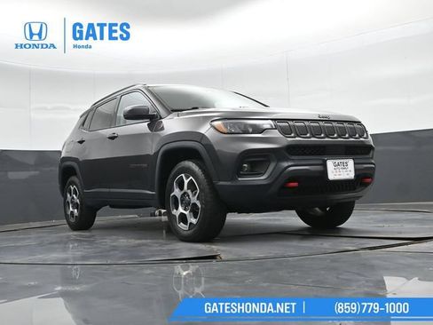 Used 2022 Jeep Compass Trailhawk w/ Trailhawk Convenience Group AWD/4WD image 37