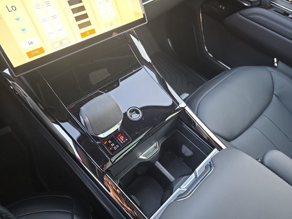 New 2026 Land Rover Range Rover Sport Dynamic SE AWD/4WD image 18