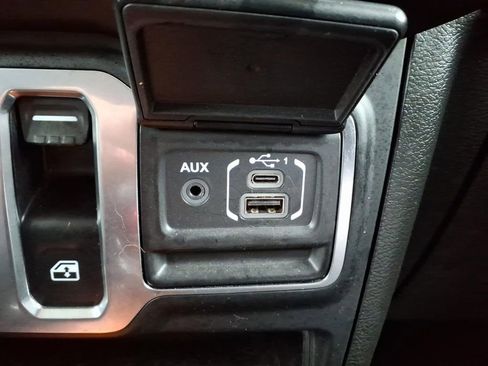 Used 2021 Jeep Wrangler Sport AWD/4WD image 26