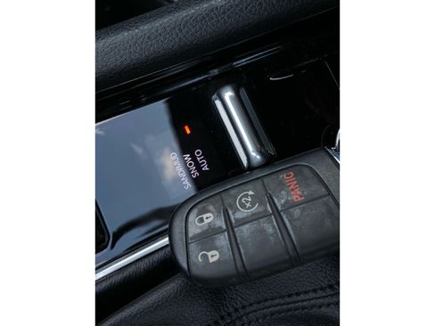 Used 2023 Jeep Compass Limited w/ Sun and Sound Group AWD/4WD image 26