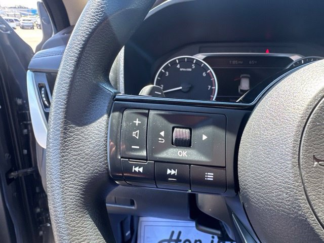 Used 2022 Nissan Rogue SV FWD image 25