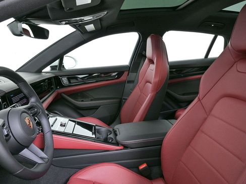 New 2026 Porsche Panamera image 5