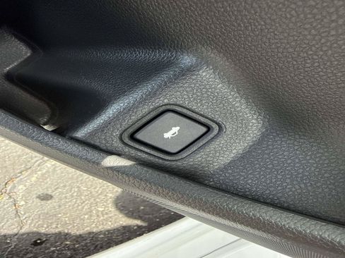 Used 2018 Honda Accord Sport image 18
