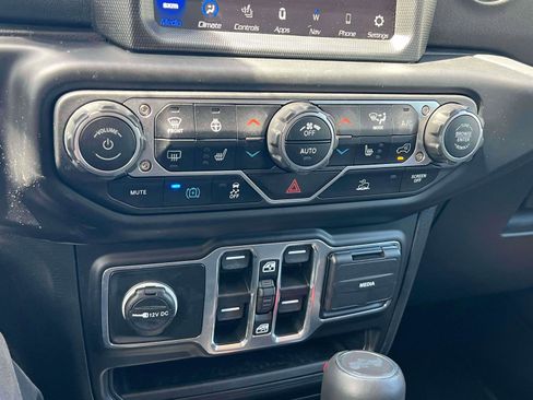 Used 2023 Jeep Wrangler Unlimited Sahara w/ Cold Weather Group AWD/4WD image 14