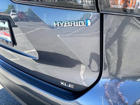 Used 2022 Toyota Highlander XLE image 8