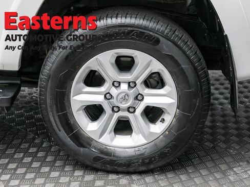 Used 2024 Toyota 4Runner SR5 Premium image 8