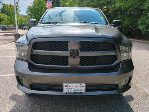 Used 2018 RAM 1500 Express w/ Express Value Package AWD/4WD image 9