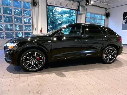 Used 2023 Audi Q8 Prestige w/ Prestige Package AWD/4WD image 3