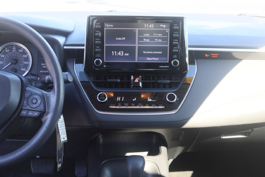 Used 2021 Toyota Corolla LE FWD image 17