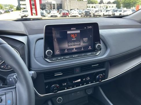 Certified 2023 Nissan Rogue SV w/ SV Premium B Package AWD/4WD image 20