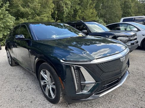 Used 2024 Cadillac Lyriq Tech RWD image 4