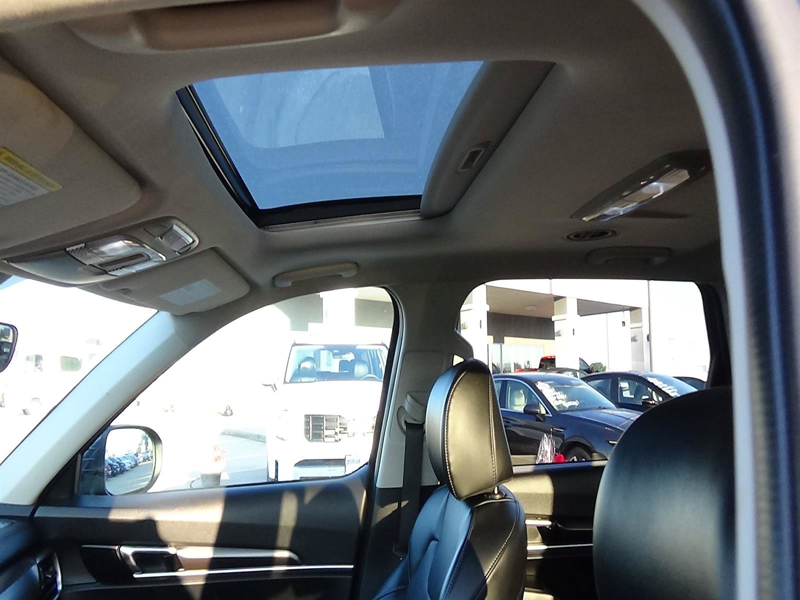 Used 2025 Kia Telluride S FWD image 19