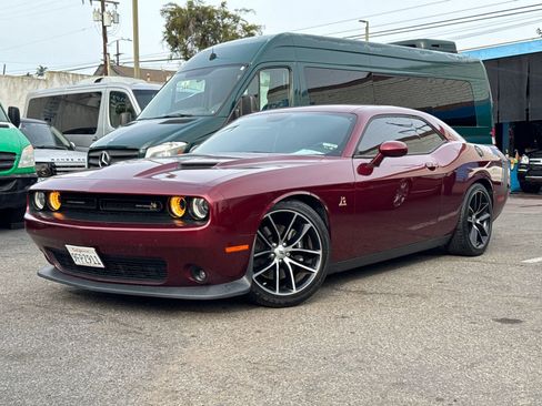Used 2017 Dodge Challenger R/T Scat Pack image 2
