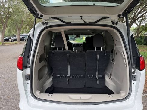 Used 2023 Chrysler Voyager LX FWD image 31