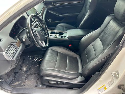 Used 2020 Honda Accord Touring image 7