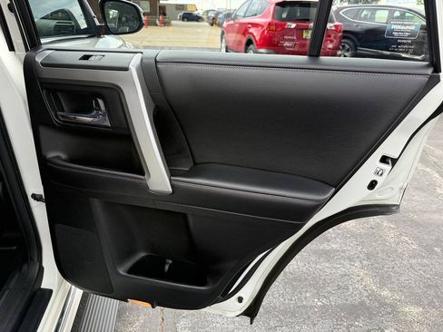 Used 2016 Toyota 4Runner Limited AWD/4WD image 38