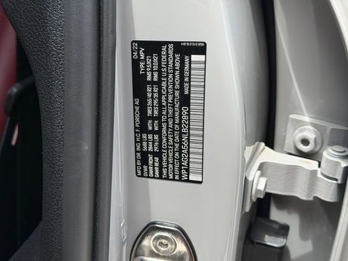 Used 2022 Porsche Macan S AWD/4WD image 45