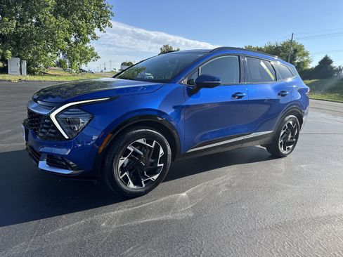 Used 2025 Kia Sportage SX AWD/4WD image 2