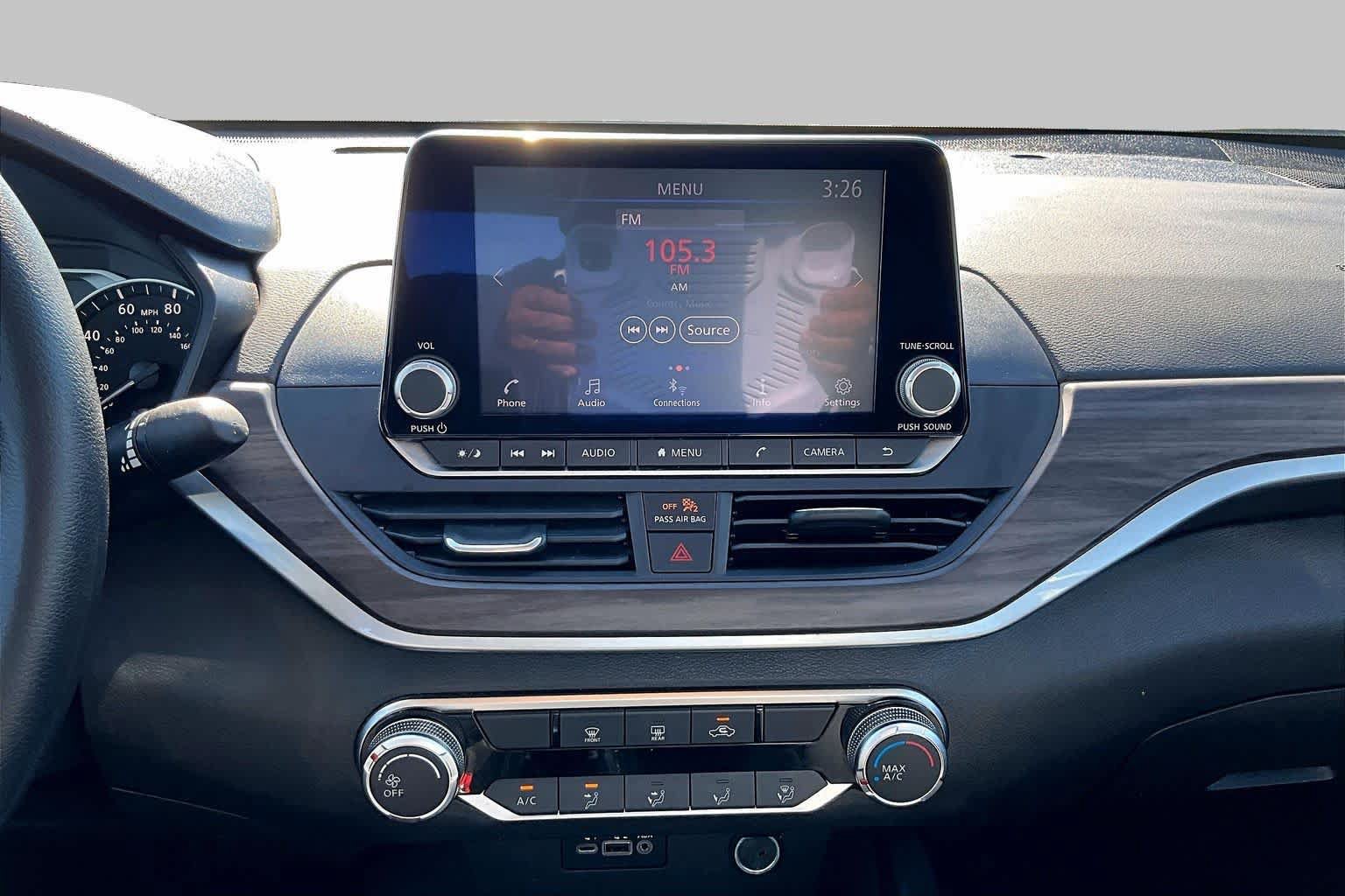Used 2025 Nissan Altima 2.5 SV FWD image 7