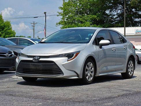 Used 2023 Toyota Corolla LE FWD image 8