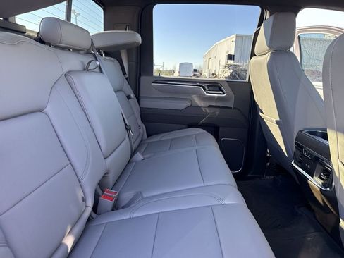 Used 2025 Chevrolet Silverado 2500 LTZ w/ LTZ Premium Package image 34