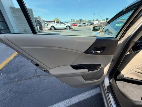 Used 2015 Honda Accord EX-L image 18