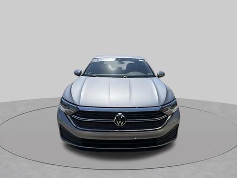 Used 2024 Volkswagen Jetta SE FWD image 9