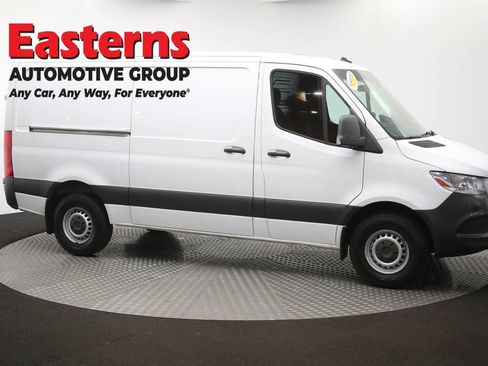 Used 2019 Freightliner Sprinter 2500 RWD image 42