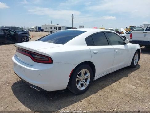 Used 2020 Dodge Charger SXT RWD image 4
