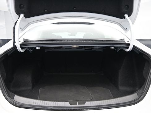 Used 2024 Chevrolet Malibu LT image 30