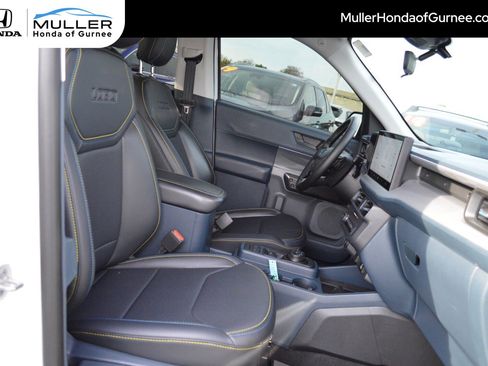 Used 2025 Ford Maverick Lobo image 32