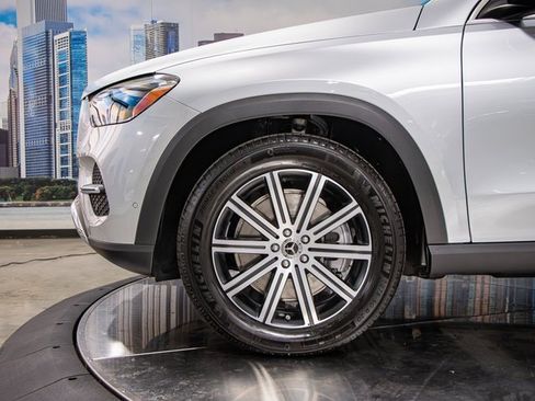 Certified 2025 Mercedes-Benz GLE 450 4MATIC image 7