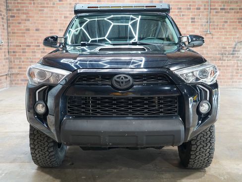 Used 2017 Toyota 4Runner TRD Off-Road image 5