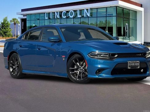 Used 2020 Dodge Charger Scat Pack RWD image 2