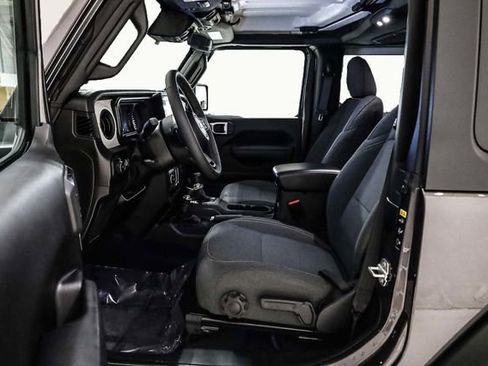 Used 2024 Jeep Wrangler Sport S image 13