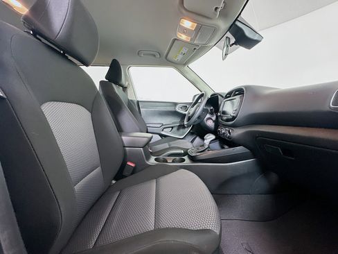 Used 2025 Kia Soul LX w/ LX Technology Package image 29