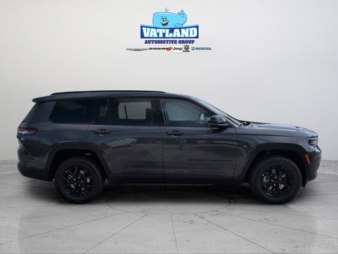 New 2025 Jeep Grand Cherokee L Altitude image 5