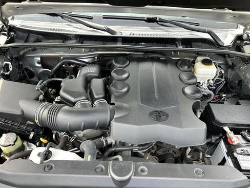 Used 2016 Toyota 4Runner SR5 image 19