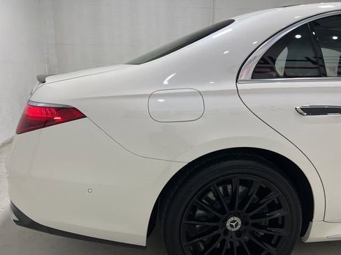 Used 2022 Mercedes-Benz S 500 4MATIC w/ AMG Line Package image 6