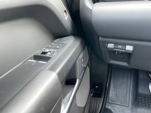 Used 2023 Land Rover Defender 90 V8 image 23