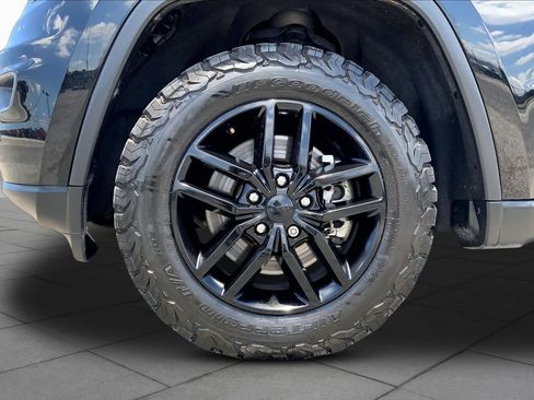 Used 2021 Jeep Grand Cherokee Trailhawk w/ Trailhawk Luxury Group AWD/4WD image 11